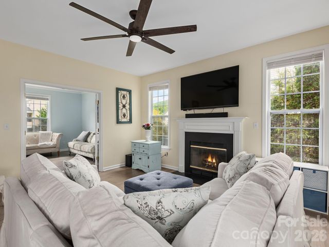 288 Walnut Crest Road, Fletcher, NC 28732
