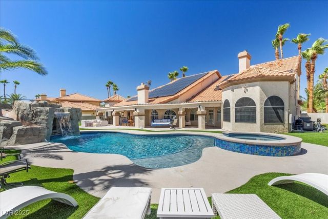 2110 Americas Cup Circle, Las Vegas, NV 89117