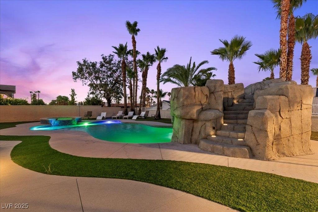 2110 Americas Cup Circle, Las Vegas, NV 89117