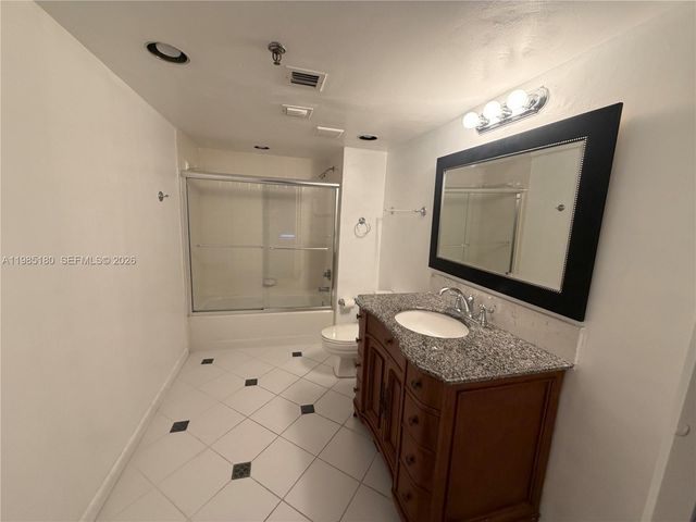 896 N Federal Hwy 326, Lantana, FL 33462