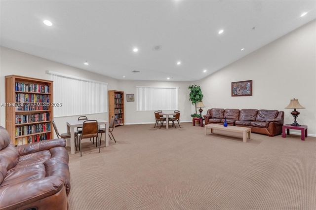 896 N Federal Hwy 326, Lantana, FL 33462