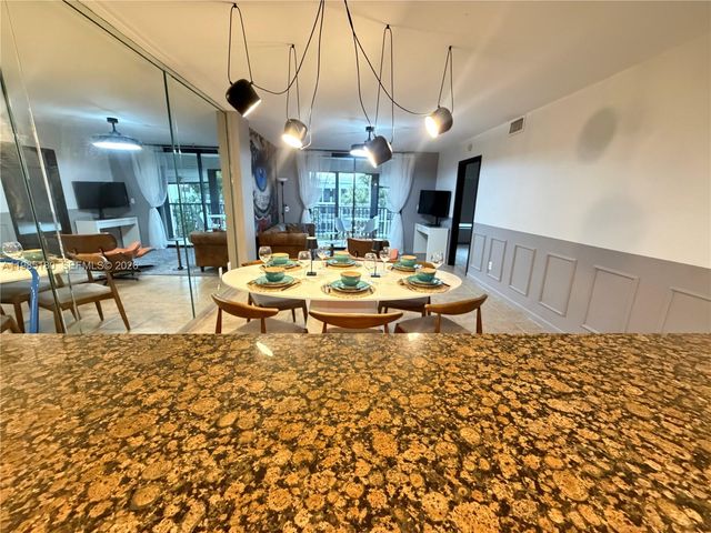 896 N Federal Hwy 326, Lantana, FL 33462