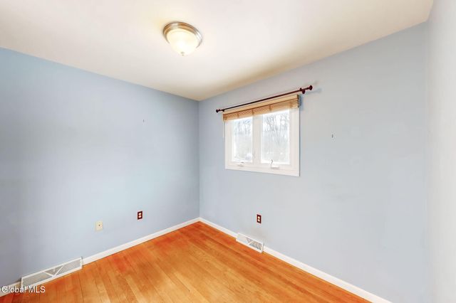 26 Birchwood Drive, Halfmoon, NY 12065