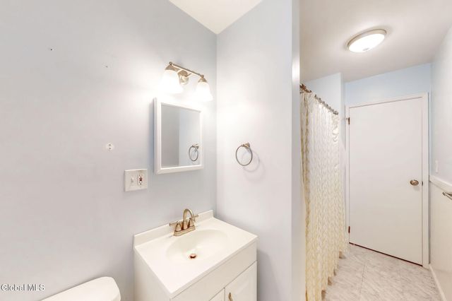 26 Birchwood Drive, Halfmoon, NY 12065