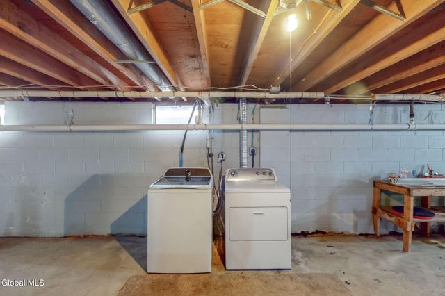 26 Birchwood Drive, Halfmoon, NY 12065