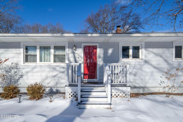 26 Birchwood Drive, Halfmoon, NY 12065