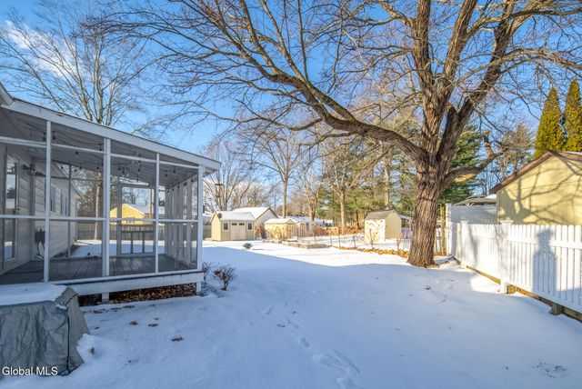 26 Birchwood Drive, Halfmoon, NY 12065