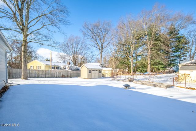 26 Birchwood Drive, Halfmoon, NY 12065