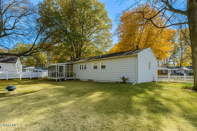 26 Birchwood Drive, Halfmoon, NY 12065