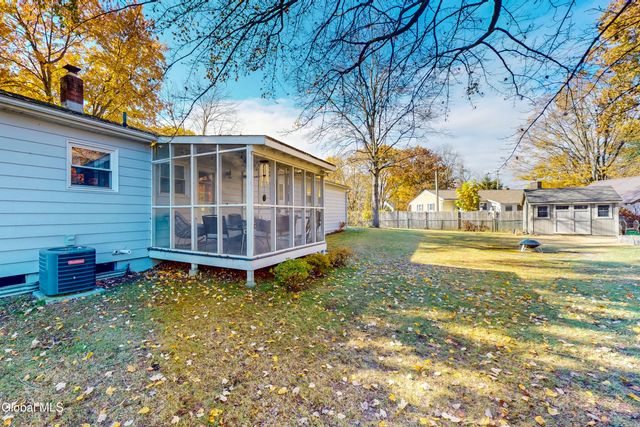 26 Birchwood Drive, Halfmoon, NY 12065