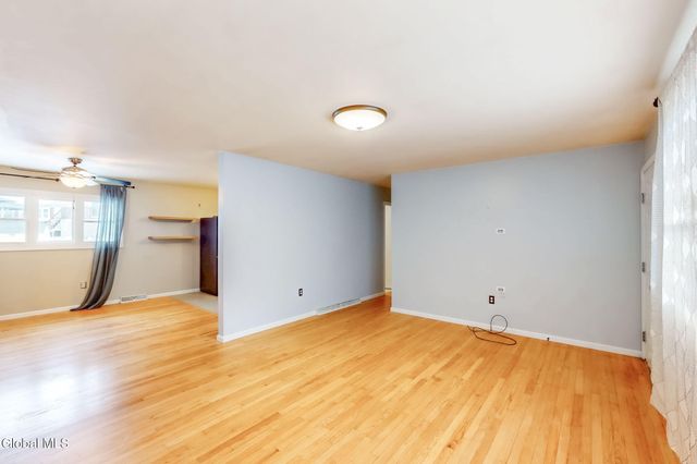 26 Birchwood Drive, Halfmoon, NY 12065