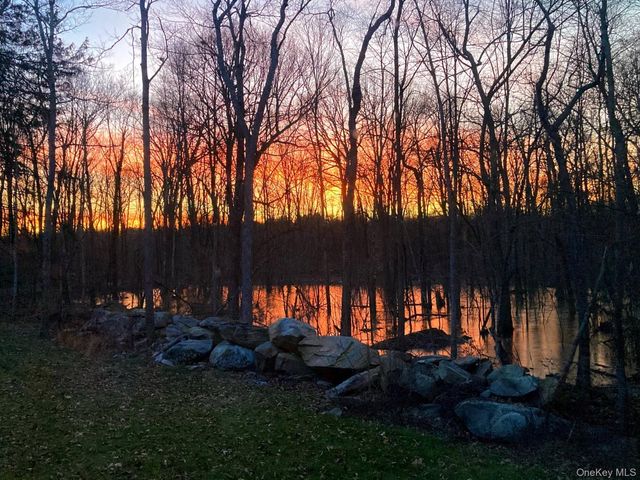 32 Old East Road, Wallkill, NY 12589