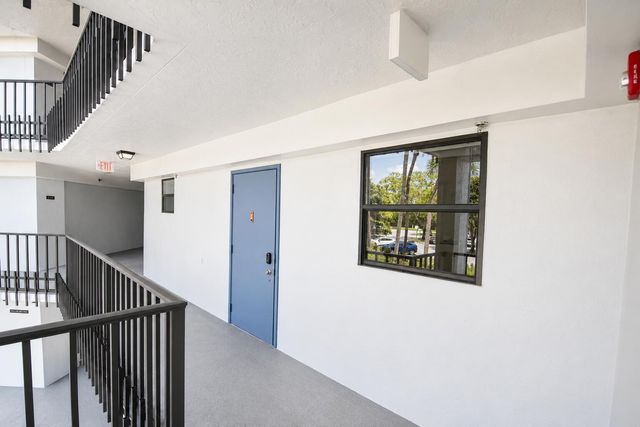4640 W Lucerne Lakes Blvd W W 205, Lake Worth, FL 33467