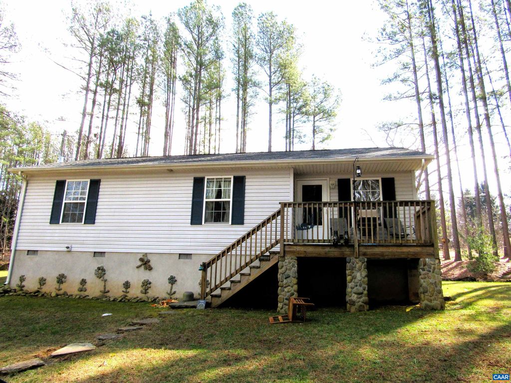3324 LAUREL RD, Shipman, VA 22971
