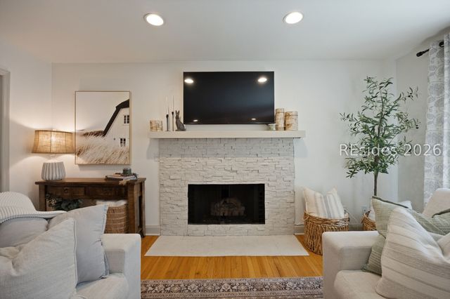 11 Wax Myrtle Ct, Hilton Head Island, SC 29926