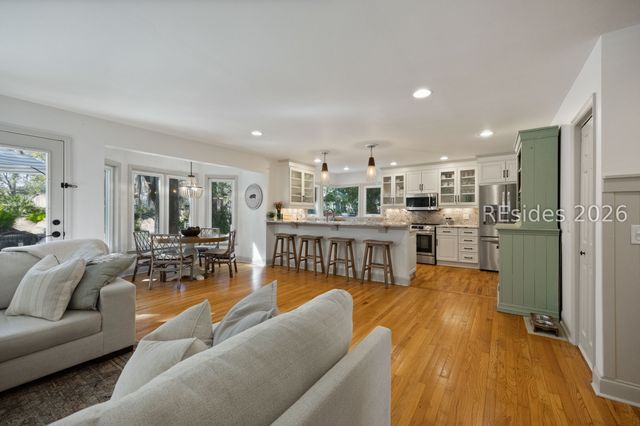 11 Wax Myrtle Ct, Hilton Head Island, SC 29926