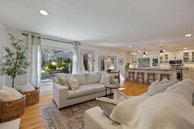 11 Wax Myrtle Ct, Hilton Head Island, SC 29926