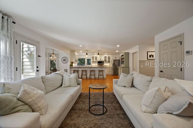 11 Wax Myrtle Ct, Hilton Head Island, SC 29926