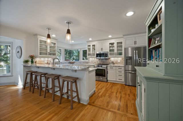 11 Wax Myrtle Ct, Hilton Head Island, SC 29926