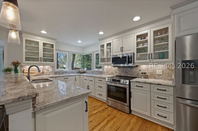 11 Wax Myrtle Ct, Hilton Head Island, SC 29926