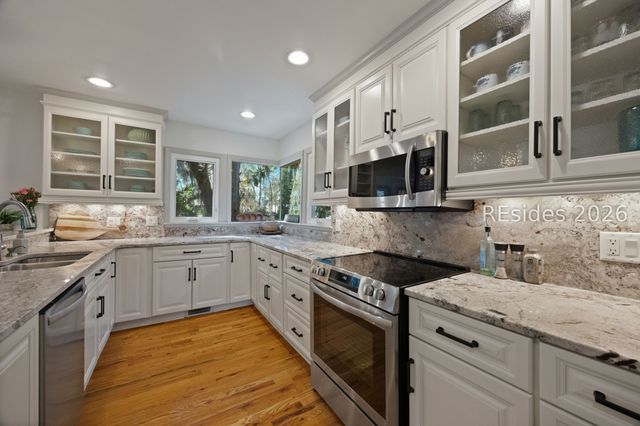 11 Wax Myrtle Ct, Hilton Head Island, SC 29926