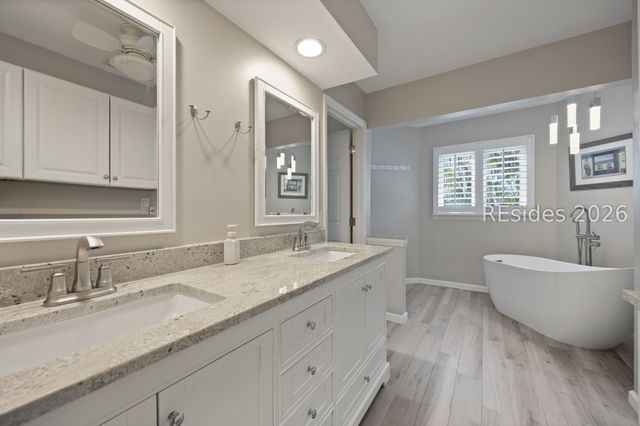 11 Wax Myrtle Ct, Hilton Head Island, SC 29926