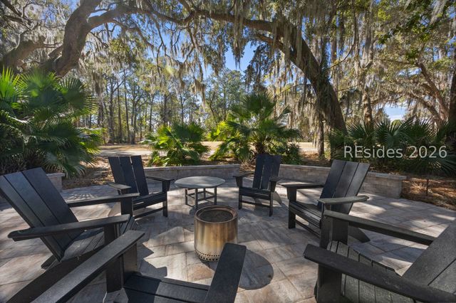 11 Wax Myrtle Ct, Hilton Head Island, SC 29926