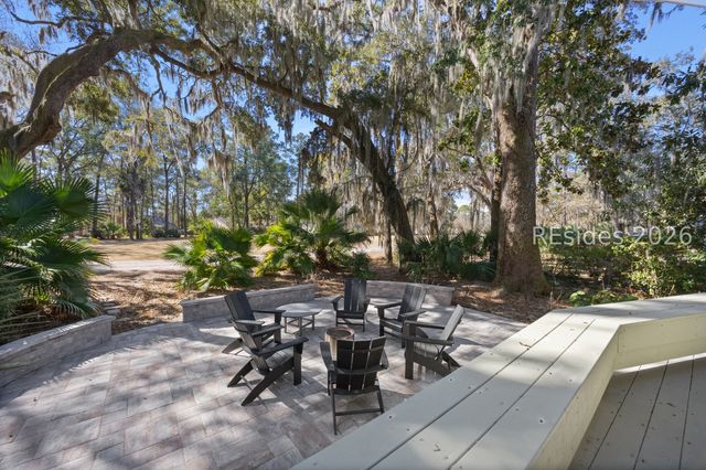 11 Wax Myrtle Ct, Hilton Head Island, SC 29926
