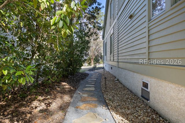 11 Wax Myrtle Ct, Hilton Head Island, SC 29926