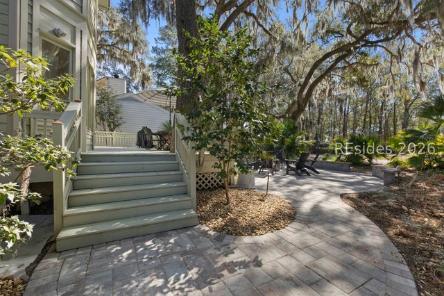 11 Wax Myrtle Ct, Hilton Head Island, SC 29926