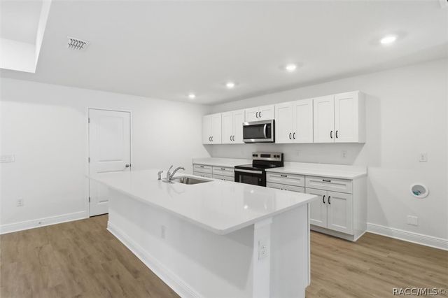 1390 W Kenmore Drive, Dunnellon, FL 34434