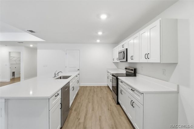 1390 W Kenmore Drive, Dunnellon, FL 34434