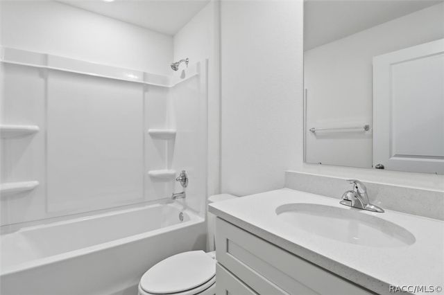 1390 W Kenmore Drive, Dunnellon, FL 34434