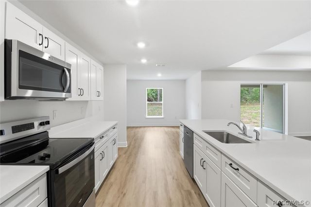 1390 W Kenmore Drive, Dunnellon, FL 34434