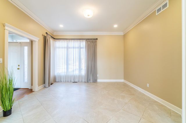 12027 Sycamore Lakes Court, Fort Wayne, IN 46814