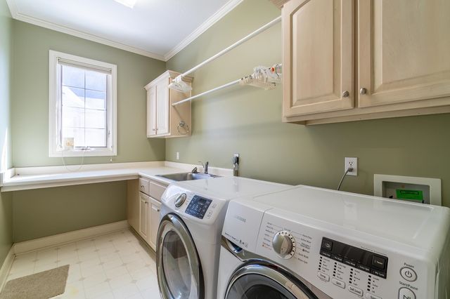 12027 Sycamore Lakes Court, Fort Wayne, IN 46814