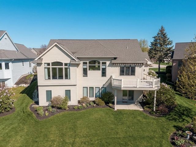 12027 Sycamore Lakes Court, Fort Wayne, IN 46814