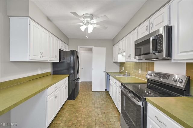 12550 Lake Avenue 706, Lakewood, OH 44107