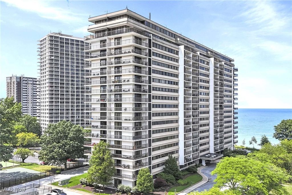 12550 Lake Avenue 706, Lakewood, OH 44107