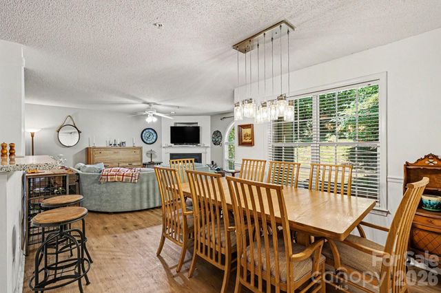 2012 Salem Bluff Drive 812, Winston Salem, NC 27127