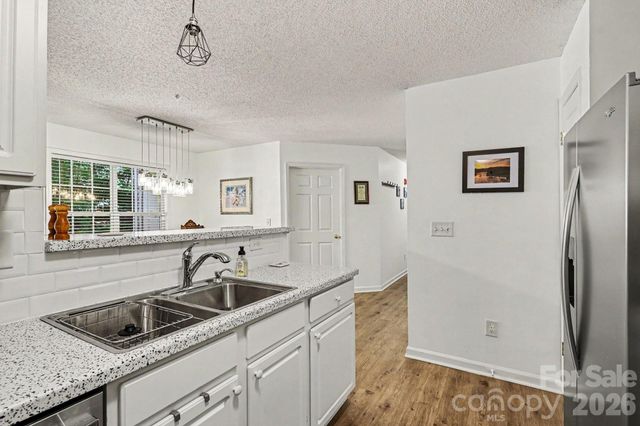 2012 Salem Bluff Drive 812, Winston Salem, NC 27127