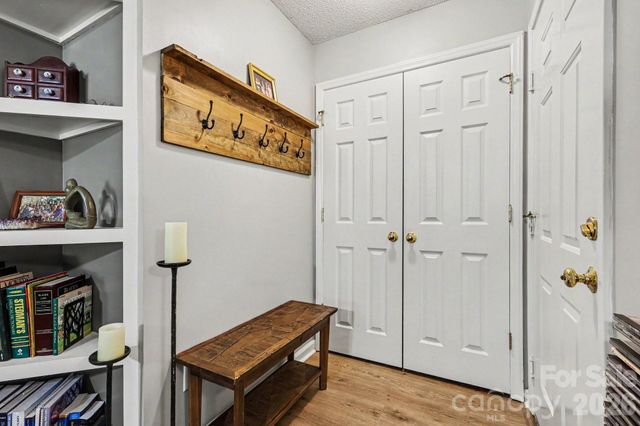 2012 Salem Bluff Drive 812, Winston Salem, NC 27127