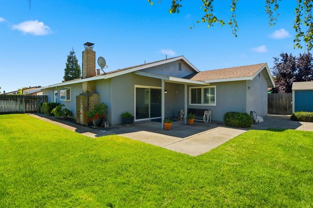 879 Carson Ave, Manteca, CA 95337