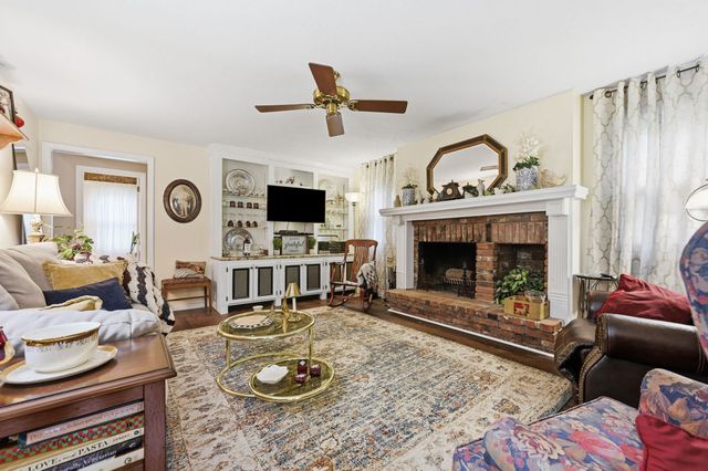 2357 Westgate DRIVE, Franklin Park, PA 15237