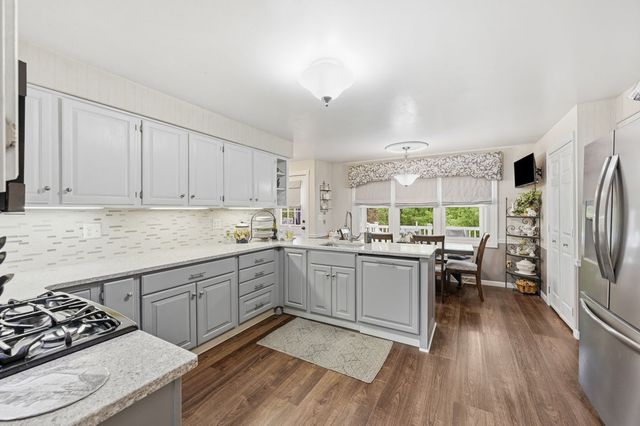 2357 Westgate DRIVE, Franklin Park, PA 15237