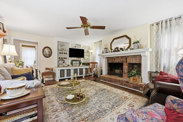 2357 Westgate DRIVE, Franklin Park, PA 15237
