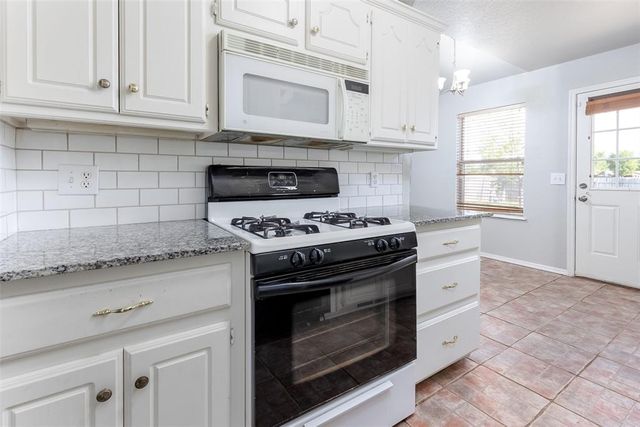 907 W Tesio Way, Mustang, OK 73064