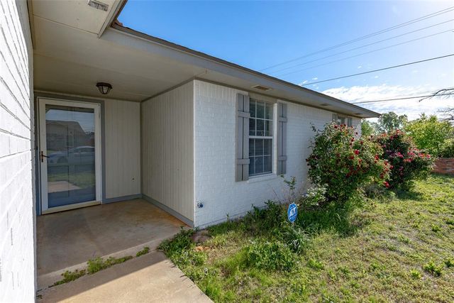 907 W Tesio Way, Mustang, OK 73064