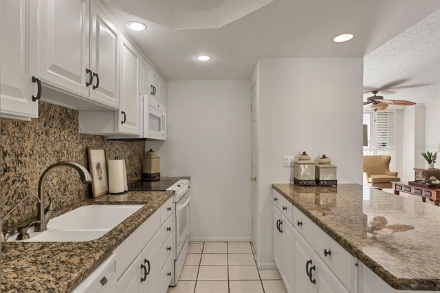 1212 BENJAMIN FRANKLIN DRIVE 1003, Sarasota, FL 34236