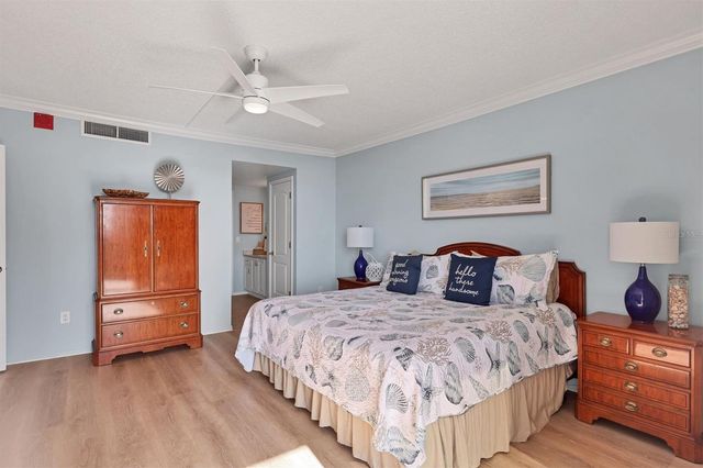 1212 BENJAMIN FRANKLIN DRIVE 1003, Sarasota, FL 34236